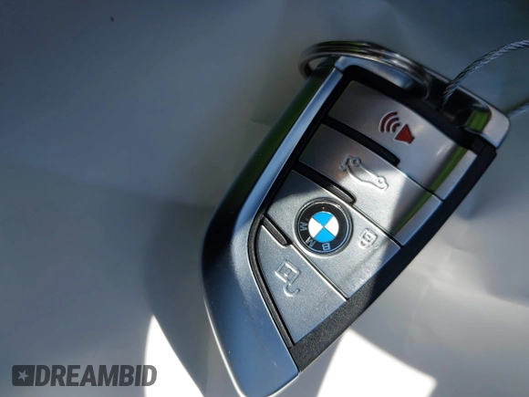 2018 BMW 5 Series 530i z VIN WBAJA5C51JWA56680, wystawiony jako IAAI lot #42273066 z przebiegiem 39 789 mil mil oraz . Historia ofert i sprzedaży dostępna na DreamBid. Obrazek 11.
