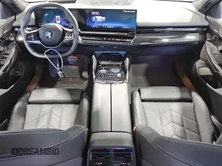 2025 BMW 5 Series 530i with VIN WBA43FJ06SCT70412, listed as a Copart auction lot 52649025 with 19,769 mi miles and Clean Title. Bid and sale history available at carsss.com. Image 8.