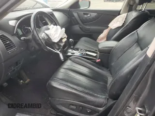 2017 Infiniti QX70 z VIN JN8CS1MW6HM414016, wystawiony jako Copart lot #57485265 z przebiegiem 102 017 mil mil oraz Szkoda całkowita • Salvage title. Historia ofert i sprzedaży dostępna na DreamBid. Obrazek 7.