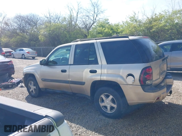 2004 Chevrolet TrailBlazer LT with VIN 1GNDS13S142422830, listed as a IAAI auction lot 42054144 with 218,042 mi miles and . Bid and sale history available at DreamBid. Image 14.