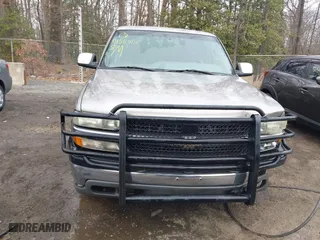 2000 Chevrolet Silverado 1500 LS with VIN 2GCEC19T1Y1380448, listed as a IAAI auction lot 41551018 with 236,697 mi miles. Bid and sale history available at carsss.com. Image 12.