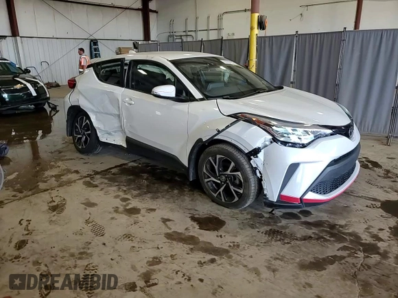 2022 Toyota C-HR XLE z VIN NMTKHMBX3NR146382, wystawiony jako Copart lot #55765105 z przebiegiem 32 052 mil mil oraz Szkoda całkowita • Salvage title. Historia ofert i sprzedaży dostępna na DreamBid. Obrazek 14.