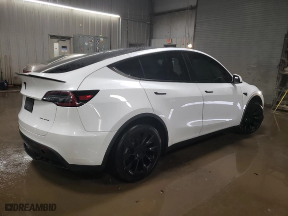 2020 Tesla Model Y Long Range with VIN 5YJYGDEE3LF014359, listed as a Copart auction lot 45741515 with NaN miles and Salvage Title. Bid and sale history available at carsss.com. Image 3.