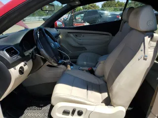 2008 Volkswagen Eos Turbo z VIN WVWBA71F28V040872, wystawiony jako Copart lot #58146495 z przebiegiem 158 657 mil mil oraz Szkoda całkowita • Salvage title. Historia ofert i sprzedaży dostępna na DreamBid. Obrazek 7.