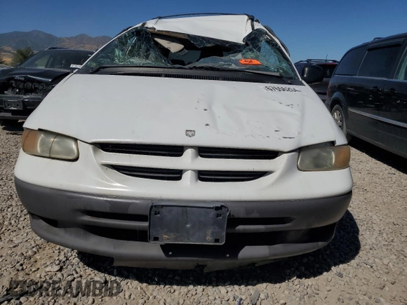 2000 Dodge Caravan SE with VIN 1B4GP44R8YB749846, listed as a Copart auction lot 67656204 with Not Provided miles and Non Repairable. Bid and sale history available at carsss.com. Image 5.