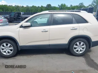 2011 Kia Sorento LX with VIN 5XYKT4A18BG076514, listed as a IAAI auction lot 41930933 with 186,783 mi miles. Bid and sale history available at carsss.com. Image 14.