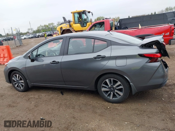 2024 Nissan Versa S с VIN 3N1CN8DVXRL895275, выставлен на аукционе IAAI как лот 42161114 с пробегом 16 140 миль миль и . История ставок и продаж доступна на DreamBid. Изображение 13.