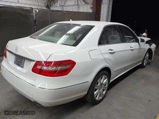 2012 Mercedes-Benz E-Class E 350 Luxury with VIN WDDHF5KB9CA548550, listed as a IAAI auction lot 41626757 with 125,402 mi miles. Bid and sale history available at carsss.com. Image 4.