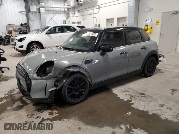 2023 MINI Hardtop 4 Door Cooper Classic z VIN WMW33DK0XP2S54786, wystawiony jako Copart lot #87873415 z przebiegiem 50 956 mil mil oraz Szkoda całkowita • Salvage title. Historia ofert i sprzedaży dostępna na DreamBid. Obrazek 1.