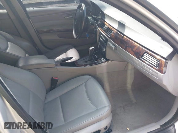 2008 BMW 3 Series 328xi with VIN WBAVC73528KP37985, listed as a IAAI auction lot 42679403 with 138,046 mi miles and . Bid and sale history available at DreamBid. Image 5.