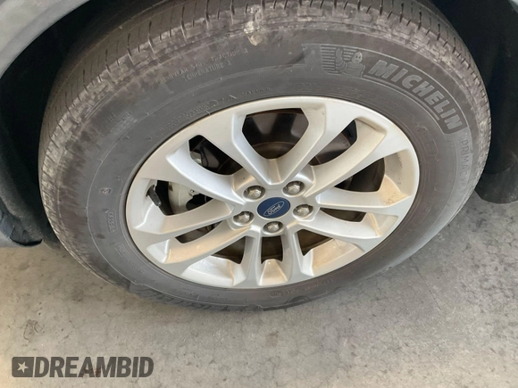 2020 Ford Escape SE z VIN 1FMCU0G62LUB45075, wystawiony jako IAAI lot #42743374 z przebiegiem 84 675 mil mil oraz . Historia ofert i sprzedaży dostępna na DreamBid. Obrazek 17.