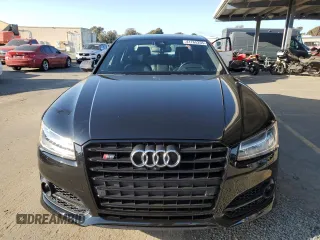 2017 Audi S8 z VIN WUAJ5AFD4HN900729, wystawiony jako Copart lot #41765255 z przebiegiem 95 974 mil mil oraz Szkoda całkowita • Salvage title. Historia ofert i sprzedaży dostępna na DreamBid. Obrazek 5.