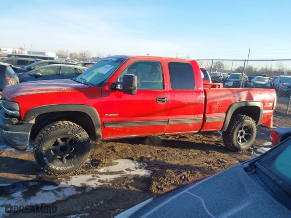 2000 Chevrolet Silverado 1500 LT with VIN 1GCEK19T1YE270422, listed as a IAAI auction lot 41584657 with 155,350 mi miles. Bid and sale history available at carsss.com. Image 14.