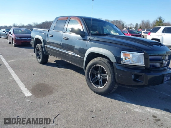 2008 Dodge Dakota с VIN 1D7HW68N98S577331, выставлен на аукционе IAAI как лот 41394561 с пробегом 178 670 миль миль и . История ставок и продаж доступна на DreamBid. Изображение 1.