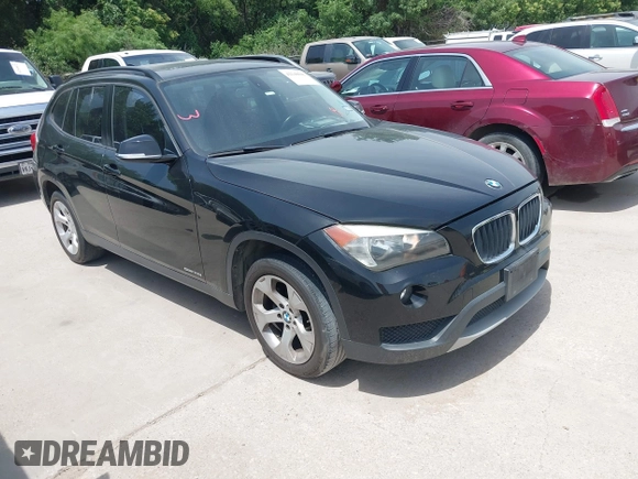 2013 BMW X1 28i z VIN WBAVM1C55DVW44221, wystawiony jako IAAI lot #42248043 z przebiegiem 112 388 mil mil oraz . Historia ofert i sprzedaży dostępna na DreamBid. Obrazek 1.