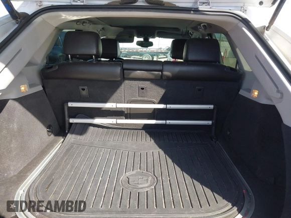 2014 Cadillac SRX Performance Collection with VIN 3GYFNCE31ES646075, listed as a IAAI auction lot 41856378 with 172,379 mi miles. Bid and sale history available at carsss.com. Image 17.