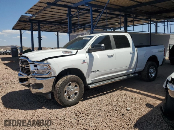 2021 Ram 2500 Big Horn z VIN 3C6UR5DL1MG678113, wystawiony jako Copart lot #52964005 z przebiegiem 26 489 mil mil oraz Szkoda całkowita • Salvage title. Historia ofert i sprzedaży dostępna na DreamBid. Obrazek 1.