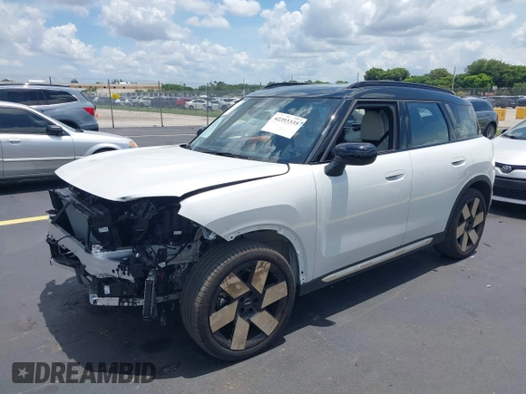 2025 MINI Countryman S with VIN WMZ23GA06S7R31166, listed as a IAAI auction lot 42393335 with 2,531 mi miles and . Bid and sale history available at DreamBid. Image 18.