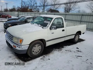 1993 Toyota T100 z VIN JT4VD10C8P0006469, wystawiony jako Copart lot #43960305 z przebiegiem 206 784 mil mil oraz Szkody całkowita. Historia ofert i sprzedaży dostępna na DreamBid. Obrazek 1.