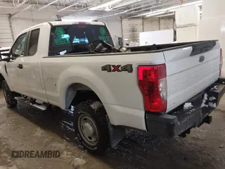 2022 Ford F-250 XL with VIN 1FT7X2B67NEC02786, listed as a IAAI auction lot 41246298 with 71,976 mi miles and . Bid and sale history available at DreamBid. Image 3.