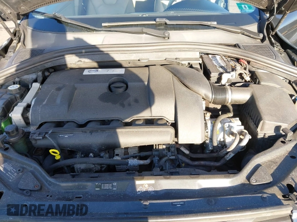 2012 Volvo XC60 3.0L with VIN YV4902DZ9C2309922, listed as a IAAI auction lot 41853170 with 121,325 mi miles. Bid and sale history available at carsss.com. Image 10.