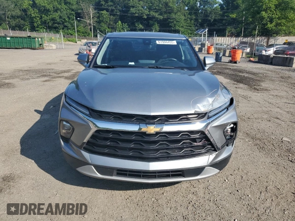 2024 Chevrolet Blazer LT with VIN 3GNKBCR45RS196086, listed as a Copart auction lot 61906455 with 32,564 mi miles and Salvage title. Bid and sale history available at DreamBid. Image 5.