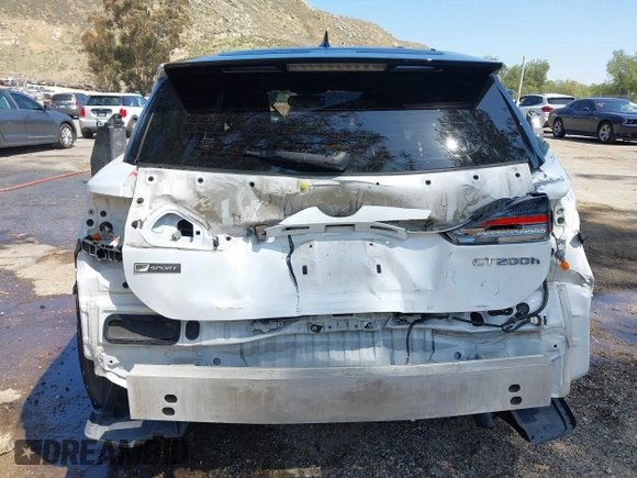 2015 Lexus CT 200h Hybrid with VIN JTHKD5BH1F2223320, listed as a IAAI auction lot 42087493 with 132,577 mi miles. Bid and sale history available at carsss.com. Image 6.