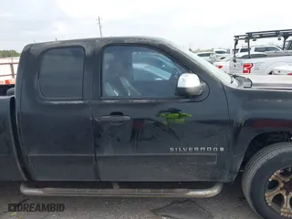 2007 Chevrolet Silverado 1500 LT w/1LT with VIN 1GCEC19J97Z514496, listed as a IAAI auction lot 41756114 with 201,886 mi miles. Bid and sale history available at carsss.com. Image 13.