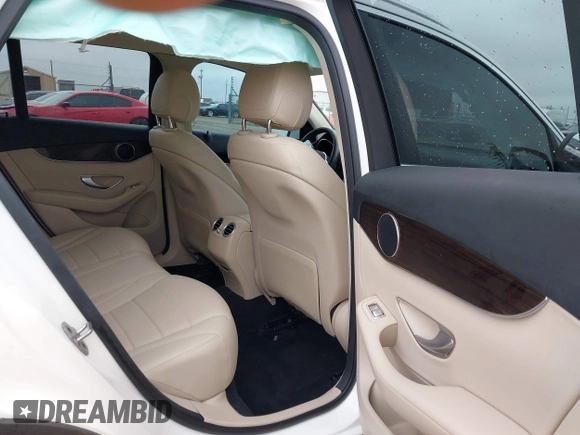 2022 Mercedes-Benz GLC 300 z VIN W1N0G8DB4NV394935, wystawiony jako IAAI lot #42184174 z przebiegiem 39 475 mil mil oraz . Historia ofert i sprzedaży dostępna na DreamBid. Obrazek 8.