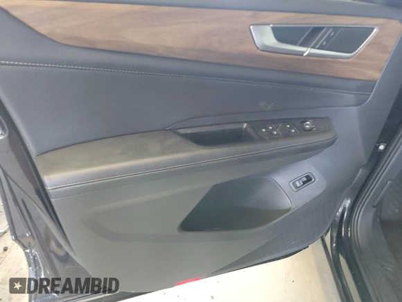 2024 Volkswagen Atlas SE with VIN 1V2HR2CA7RC555188, listed as a IAAI auction lot 42791847 with 29,357 mi miles and . Bid and sale history available at DreamBid. Image 15.