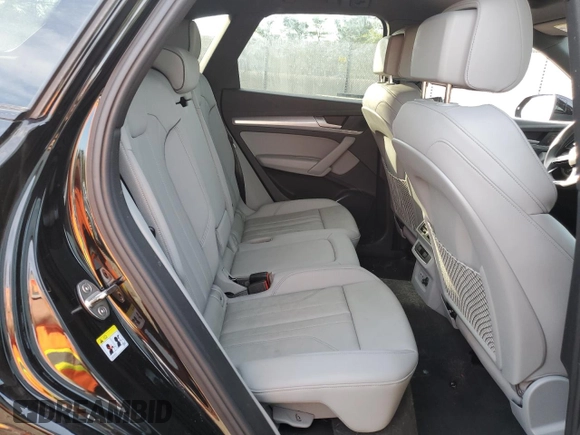 2024 Audi Q5 S line Premium z VIN WA1GAAFY6R2112201, wystawiony jako Copart lot #54532985 z przebiegiem 10 795 mil mil oraz Szkoda całkowita • Salvage title. Historia ofert i sprzedaży dostępna na DreamBid. Obrazek 11.