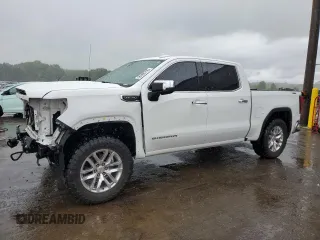 2021 GMC Sierra 1500 SLT z VIN 1GTU9DED6MZ142977, wystawiony jako Copart lot #56388795 z przebiegiem 100 404 mil mil oraz Szkoda całkowita • Salvage title. Historia ofert i sprzedaży dostępna na DreamBid. Obrazek 1.
