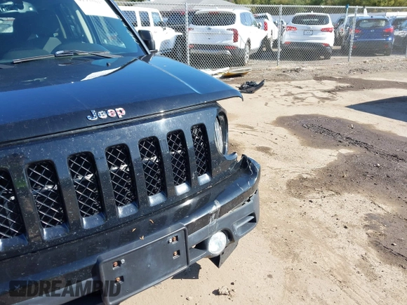 2015 Jeep Patriot Sport with VIN 1C4NJPBB8FD399932, listed as a IAAI auction lot 41935017 with 92,379 mi miles. Bid and sale history available at carsss.com. Image 6.