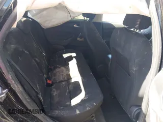 2018 Ford Focus SE z VIN 1FADP3FE9JL303933, wystawiony jako IAAI lot #42530171 z przebiegiem Nie podano mil oraz . Historia ofert i sprzedaży dostępna na DreamBid. Obrazek 8.