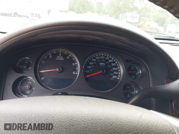 2010 GMC Yukon XL Denali with VIN 1GKUKMEFXAR218674, listed as a IAAI auction lot 41689848 with 1 mi miles. Bid and sale history available at carsss.com. Image 7.
