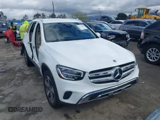 2022 Mercedes-Benz GLC with VIN W1N0G8EB3NG110083, listed as a IAAI auction lot 41713468 with 28,935 mi miles. Bid and sale history available at carsss.com. Image 1.