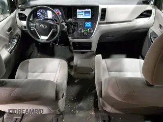 2019 Toyota Sienna L с VIN 5TDZZ3DC0KS993549, выставлен на аукционе Copart как лот 44848185 с пробегом 84 404 миль миль и Списание • Salvage title. История ставок и продаж доступна на DreamBid. Изображение 8.