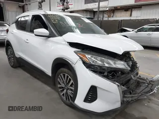 2023 Nissan Kicks SV z VIN 3N1CP5CVXPL554496, wystawiony jako IAAI lot #42455237 z przebiegiem Nie podano mil oraz . Historia ofert i sprzedaży dostępna na DreamBid. Obrazek 1.
