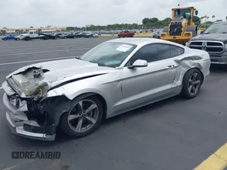 2015 Ford Mustang V6 z VIN 1FA6P8AM1F5316868, wystawiony jako IAAI lot #42618687 z przebiegiem 93 238 mil mil oraz . Historia ofert i sprzedaży dostępna na DreamBid. Obrazek 2.