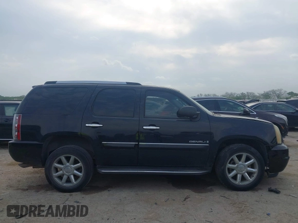 2008 GMC Yukon Denali z VIN 1GKFK63858J135414, wystawiony jako IAAI lot #42065065 z przebiegiem 170 458 mil mil oraz . Historia ofert i sprzedaży dostępna na DreamBid. Obrazek 13.