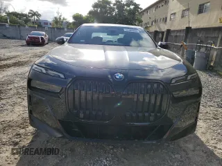 2023 BMW i7 xDrive60 z VIN WBY53EJ00PCN75375, wystawiony jako Copart lot #53385964 z przebiegiem 2540 mil mil oraz Szkody całkowita. Historia ofert i sprzedaży dostępna na DreamBid. Obrazek 5.