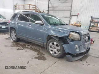 2011 GMC Terrain SLT-2 with VIN 2CTFLXE52B6365020, listed as a IAAI auction lot 41268129 with 177,548 mi miles. Bid and sale history available at carsss.com. Image 1.