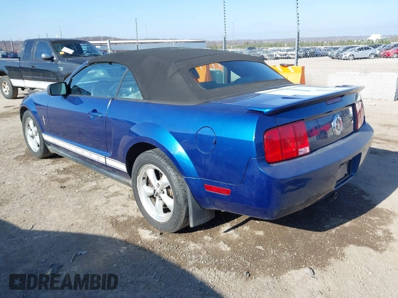 2008 Ford Mustang Deluxe with VIN 1ZVHT84N685117737, listed as a IAAI auction lot 41086449 with 215,136 mi miles and . Bid and sale history available at carsss.com. Image 3.