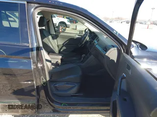 2019 Volkswagen Tiguan SE with VIN 3VV3B7AX9KM135037, listed as a IAAI auction lot 41527344 with 146,630 mi miles and . Bid and sale history available at DreamBid. Image 5.