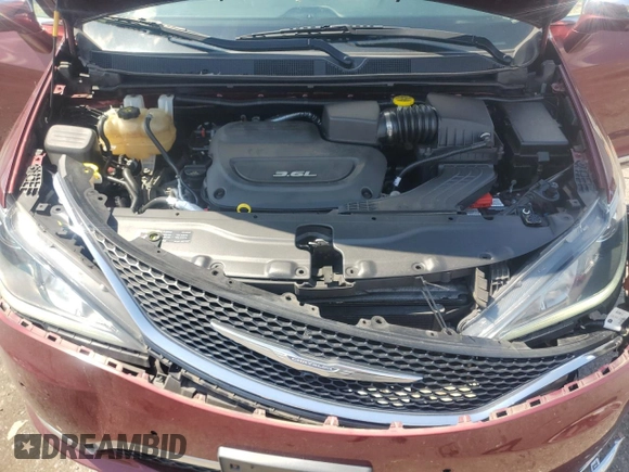 2017 Chrysler Pacifica Limited z VIN 2C4RC1GG9HR803866, wystawiony jako Copart lot #58825685 z przebiegiem 90 872 mil mil oraz Szkoda całkowita • Salvage title. Historia ofert i sprzedaży dostępna na DreamBid. Obrazek 12.