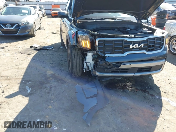 2024 Kia Telluride S with VIN 5XYP64GC0RG527984, listed as a IAAI auction lot 41661864 with 15,401 mi miles and . Bid and sale history available at carsss.com. Image 6.