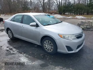 2014 Toyota Camry L with VIN 4T4BF1FK3ER425879, listed as a IAAI auction lot 41772525 with 180,910 mi miles. Bid and sale history available at carsss.com. Image 1.