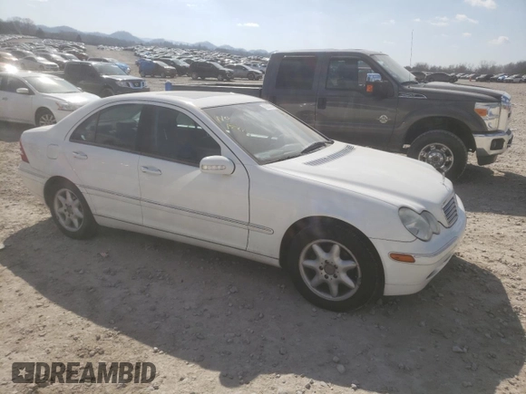 2001 Mercedes-Benz C 230/260/280/320 z VIN WDBRF61J61F037776, wystawiony jako Copart lot #43288745 z przebiegiem 224 041 mil mil oraz Szkoda całkowita • Salvage title. Historia ofert i sprzedaży dostępna na DreamBid. Obrazek 4.