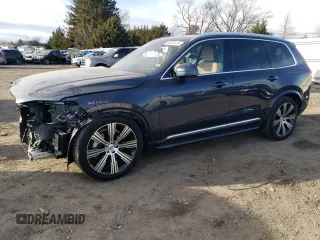 2025 Volvo XC90 Ultimate Bright Theme with VIN YV4062PF8S1309651, listed as a Copart auction lot 46637415 with 728 mi miles and Salvage Title. Bid and sale history available at carsss.com. Image 1.