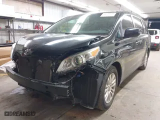 2013 Toyota Sienna XLE AAS with VIN 5TDYK3DC0DS399336, listed as a IAAI auction lot 41726210 with 111,628 mi miles. Bid and sale history available at carsss.com. Image 18.